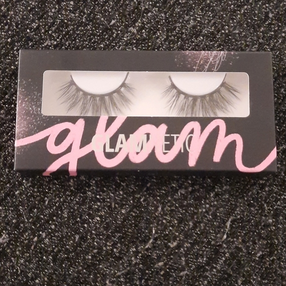 2/$23 Glamnetic False Eyelashes - Picture 6 of 8